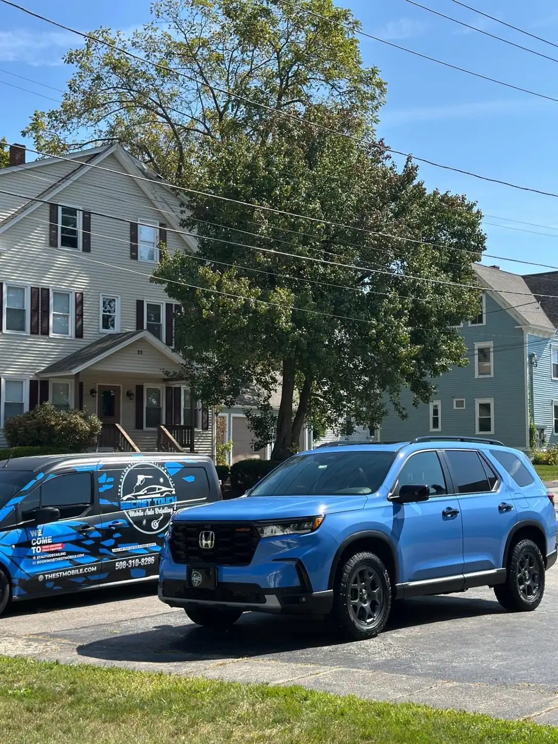 Honda Passport receiving mobile auto detailing service in Central MA