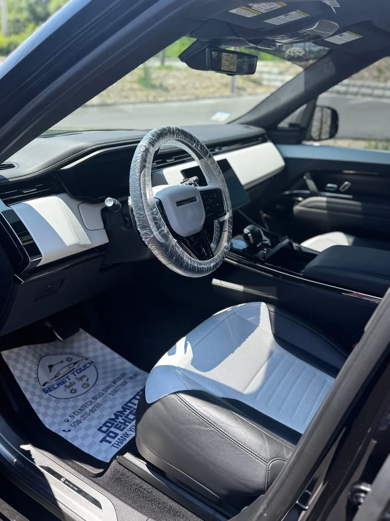 Range Rover interior detailing Boxborough MA